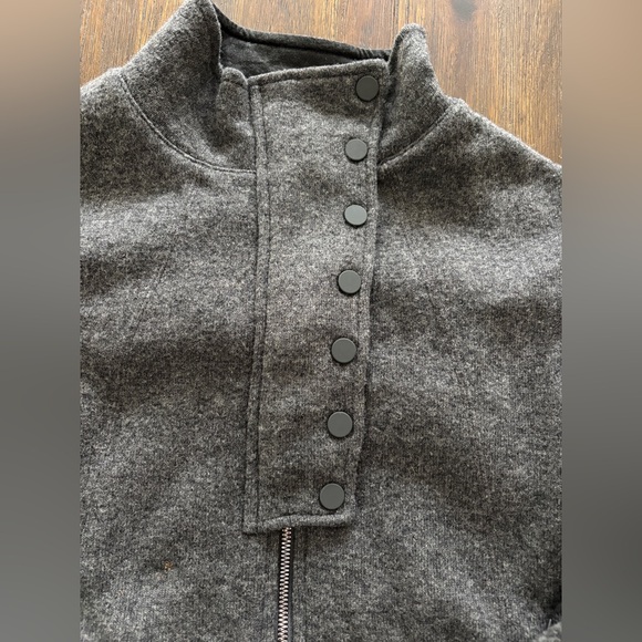 ALO Yoga Strut Jacket - Picture 5 of 7